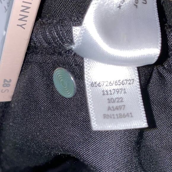 Lane Bryant Signature Fit Sateen Skinny Mid Rise Black Jeans Plus Size 28 NWT - Picture 16 of 16